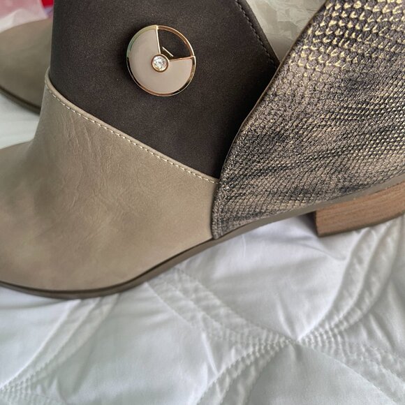 Lindsay Phillips Two Tone Ankle Boots Size 11  NWT - Picture 11 of 11